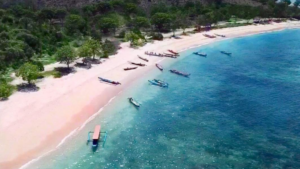 5 Wisata Indonesia yang Punya Pantai Estetik, Luar Biasa!