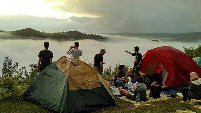 Sedang mencari tempat camping di Jogja? Anda bisa memilih beberapa tempat paling recommended disini, lho. Yuk, langsung saja cek pembahasannya sekarang juga!